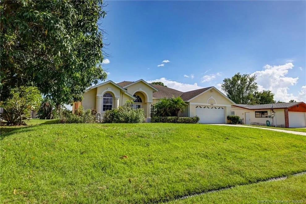 Unit for sale at 1438 SE Griffin Terrace, Port St Lucie, FL 34952