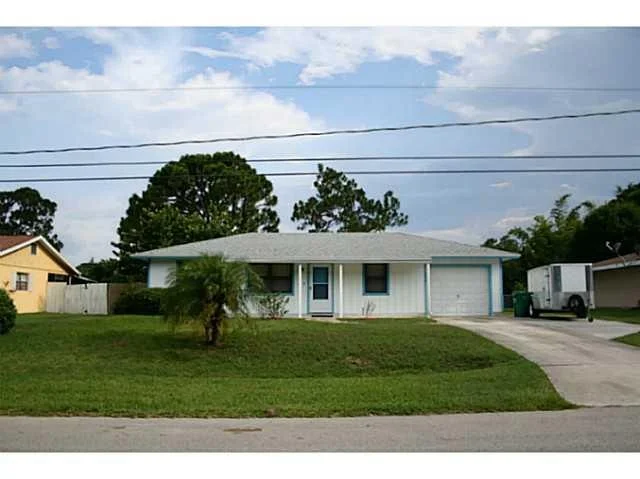 Unit for sale at 374 SE Evans Avenue, Port St Lucie, FL 34984