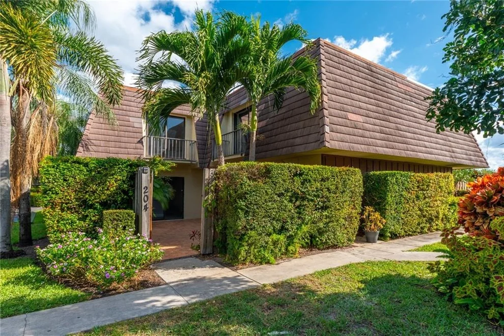 Unit for sale at 204 Miramar Lane, Palm Beach Gardens, FL 33410