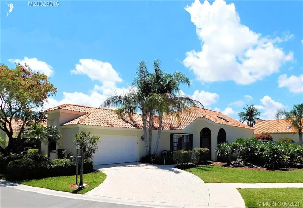 Unit for sale at 2511 La Cristal Circle, Palm Beach Gardens, FL 33410