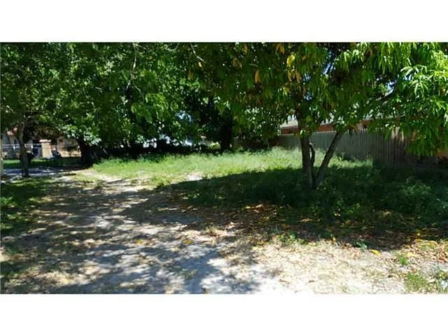 Unit for sale at 905 SE Bahama Avenue, Stuart, FL 34994