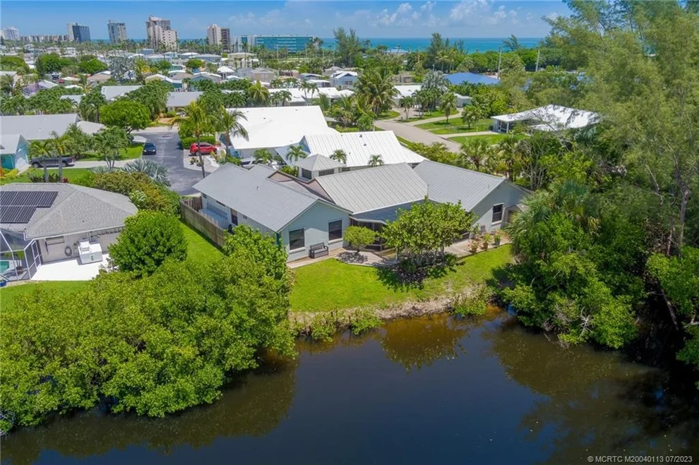 Unit for sale at 27 Aqua Ra Drive, Jensen Beach, FL 34957