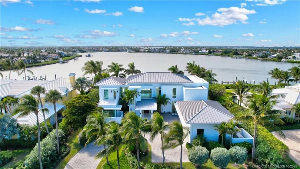 Unit for sale at 6900 SE Harbor Circle, Stuart, FL 34996