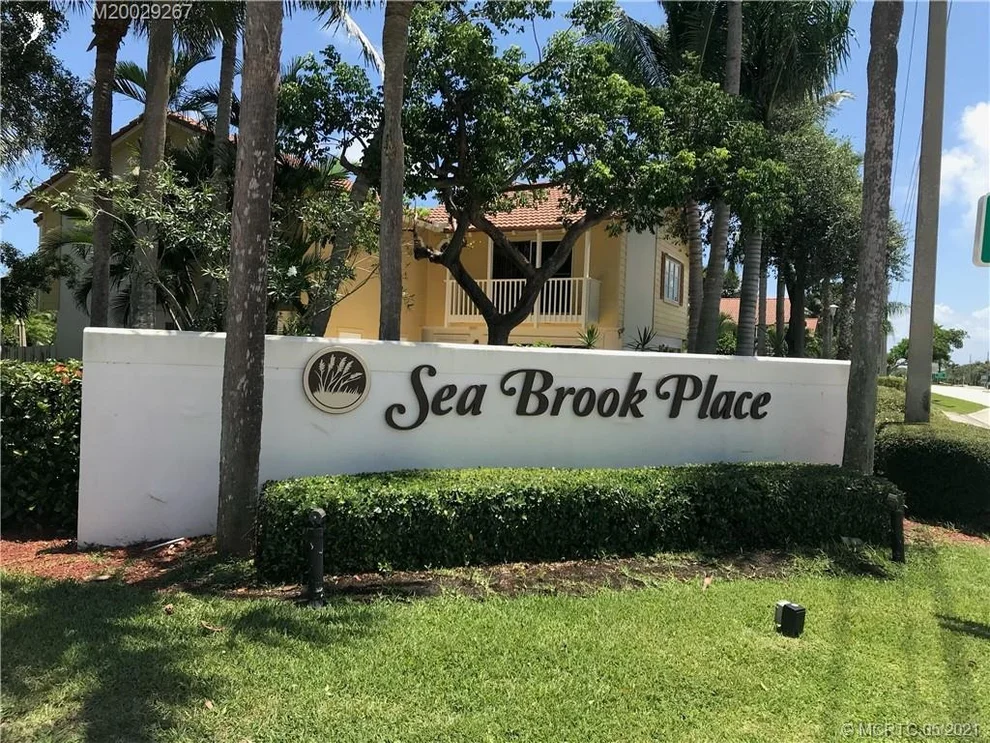 Unit for sale at 160 Seabreeze Circle, Jupiter, FL 33477