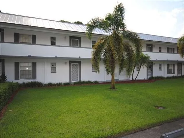 Unit for sale at 804 SE Central Parkway, Stuart, FL 34994