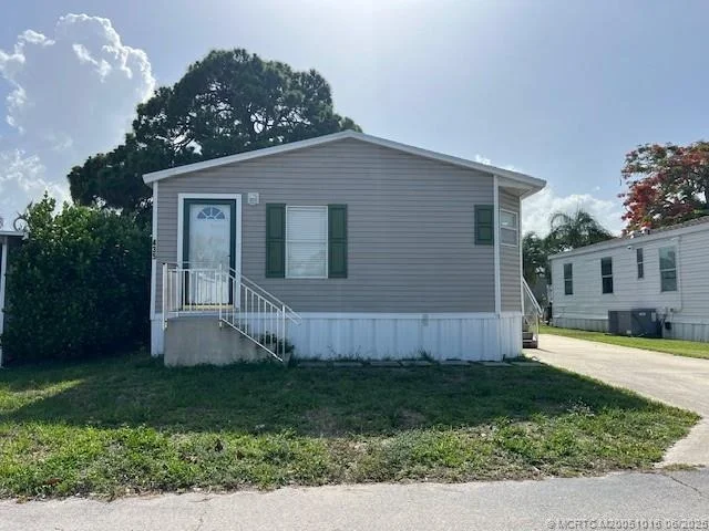 Unit for sale at 435 W Four Season Road, Palm Beach Gardens, FL 33410