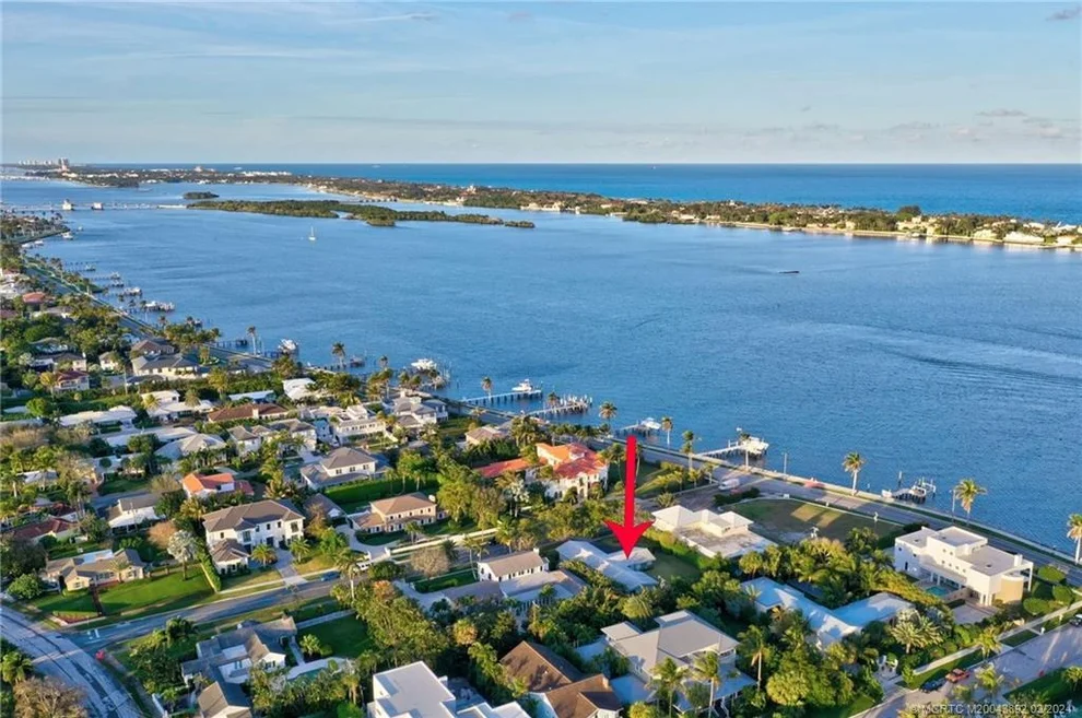 Unit for sale at 122 Bloomfield Drive, West Palm Beach, FL 33405