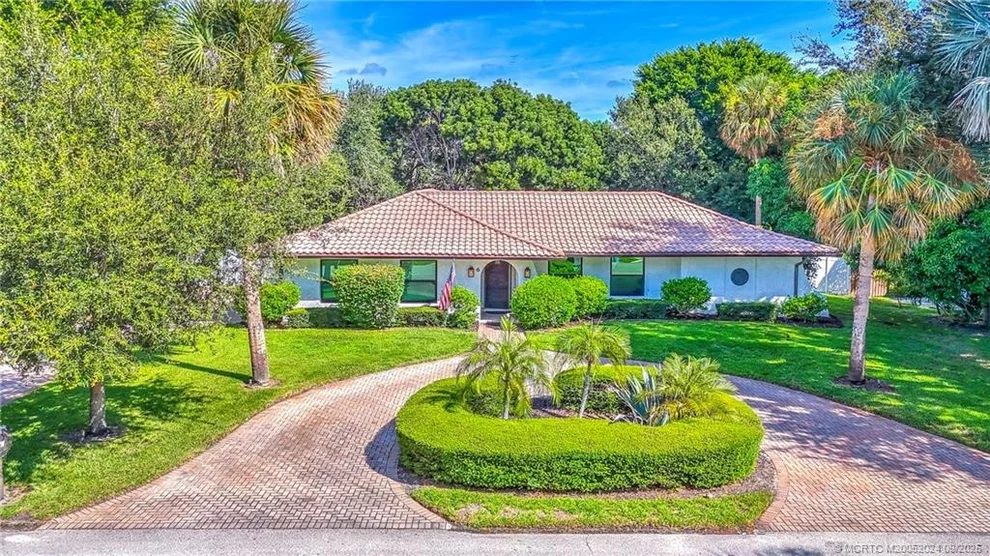 Unit for sale at 6 Copaire Road, Sewalls Point, FL 34996