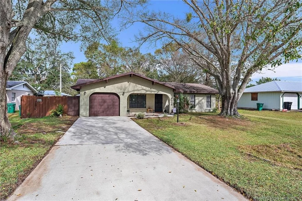 Unit for sale at 6906 Lakeland Boulevard, Fort Pierce, FL 34951