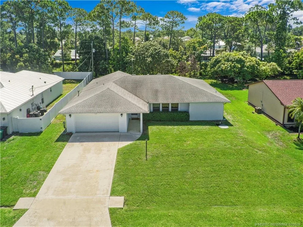 Unit for sale at 188 SE Crosspoint Drive, Port St Lucie, FL 34983