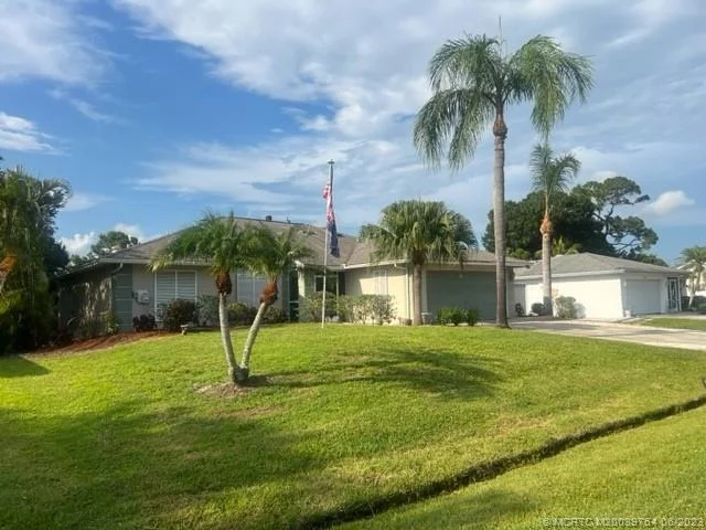 Unit for sale at 861 SE Celtic Avenue, Port St Lucie, FL 34983