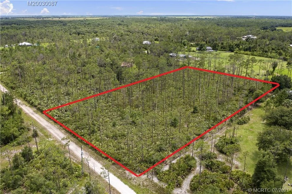 Unit for sale at 32801 US Hwy 441 N., #152, Okeechobee, FL 34972