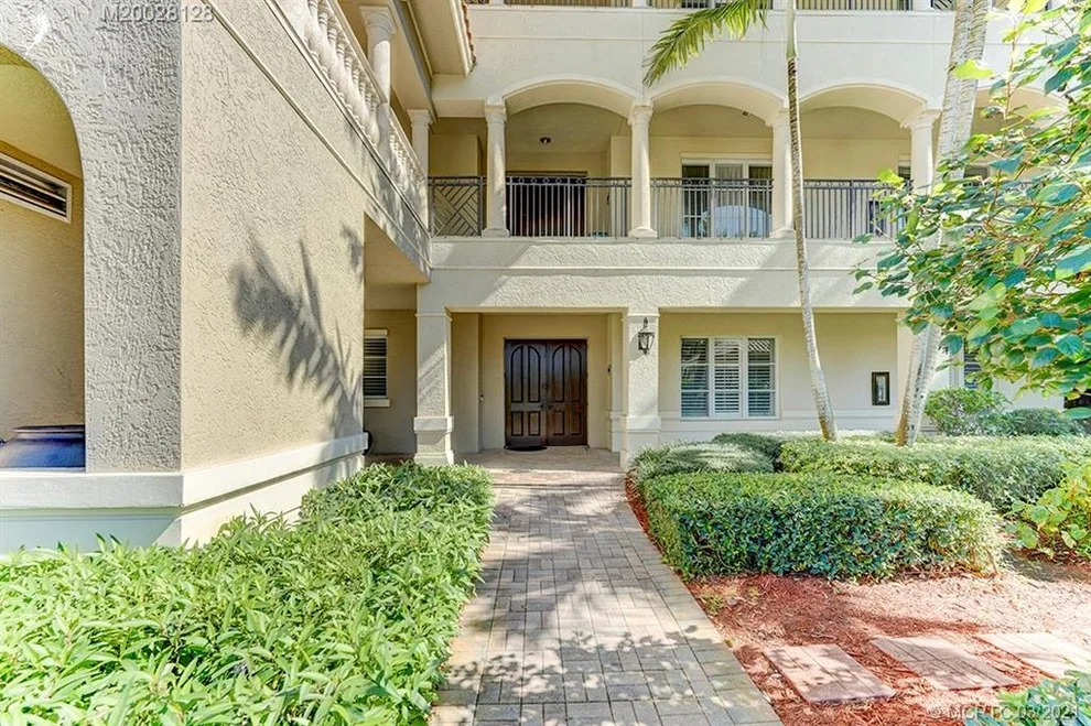 Unit for sale at 944 SE Willoughby Trace, Stuart, FL 34997