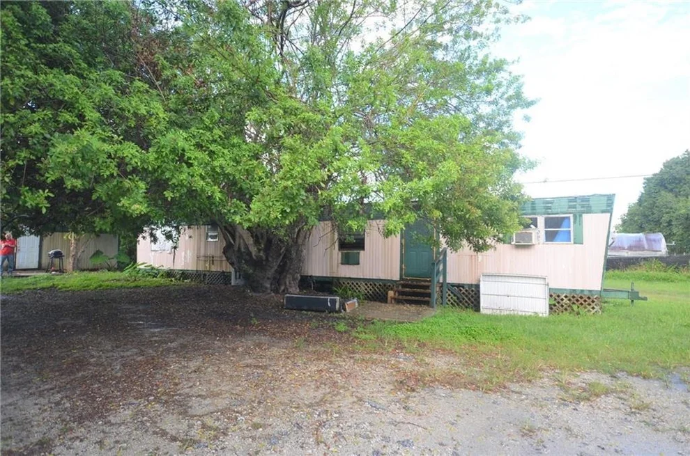 Unit for sale at 845 SE Highland Road, Stuart, FL 34997