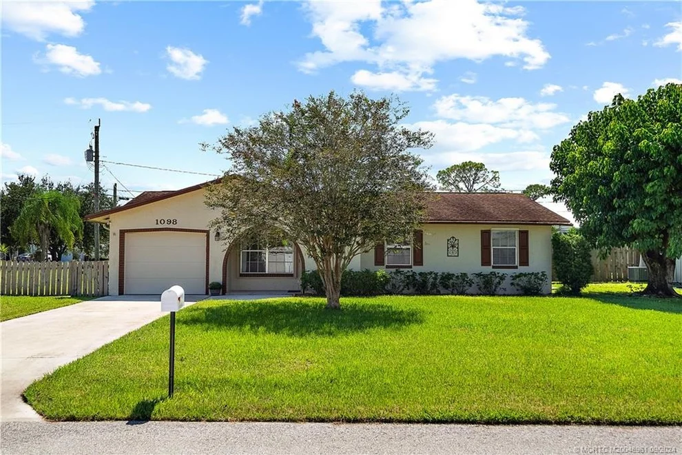 Unit for sale at 1098 NW 13th Street, Stuart, FL 34994