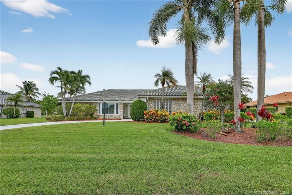 Unit for sale at 3353 SE Fairway E, Stuart, FL 34997