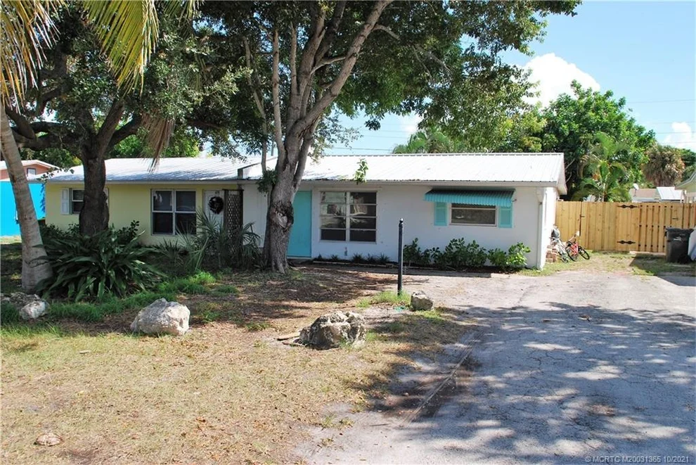 Unit for sale at 411 SE Parkway Drive, Stuart, FL 34996