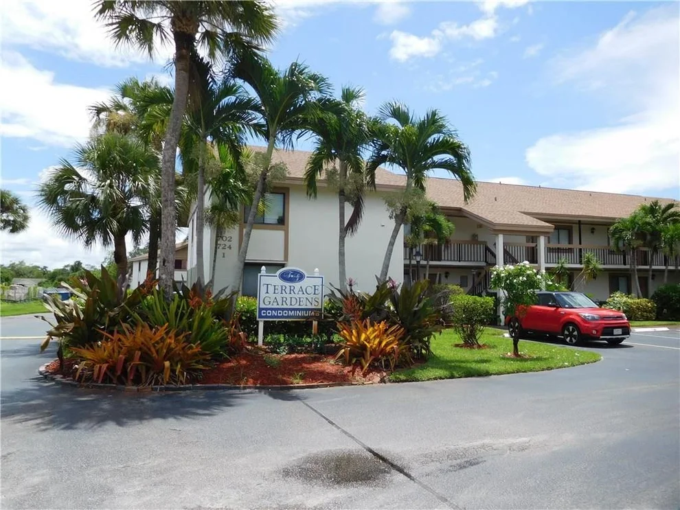 Unit for sale at 716 NW Fork Road, Stuart, FL 34994