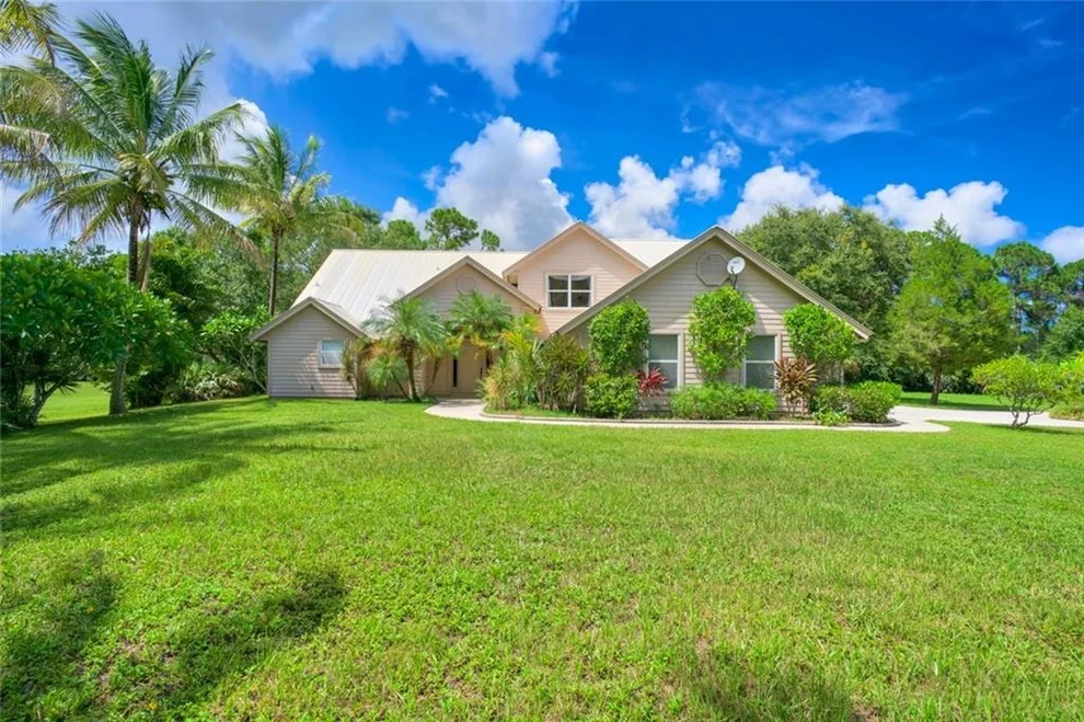 Unit for sale at 143 SW Thrasher Way, Stuart, FL 34997