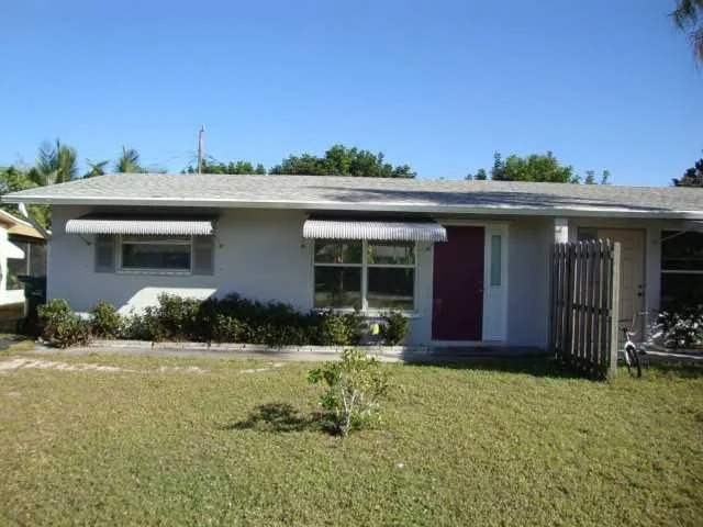 Unit for sale at 433 SE Parkway Drive, Stuart, FL 34996