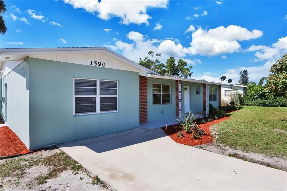 Unit for sale at 1590 SE Andrews Street, Stuart, FL 34996
