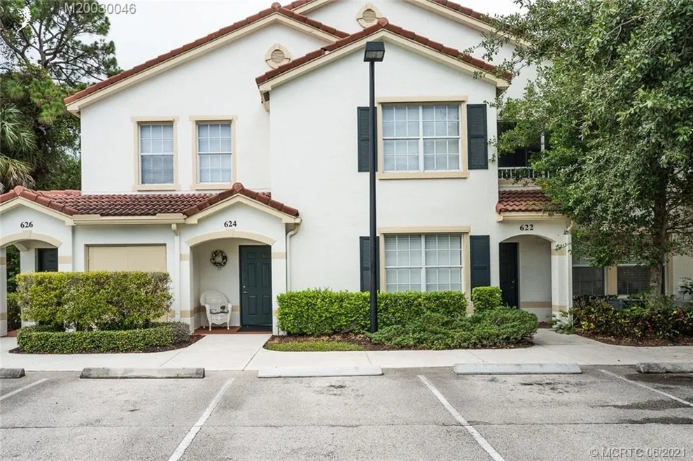 Unit for sale at 624 SE Prescott Place, Stuart, FL 34994