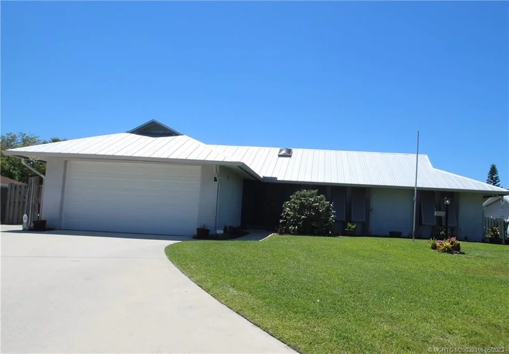 Unit for sale at 3025 SE Glasgow Drive, Stuart, FL 34997