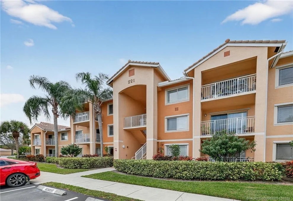 Unit for sale at 221 SW Palm Drive, Port St Lucie, FL 34986