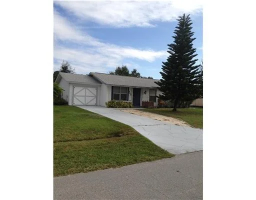 Unit for sale at 943 SE ODONNELL Lane, Port St Lucie, FL 34983