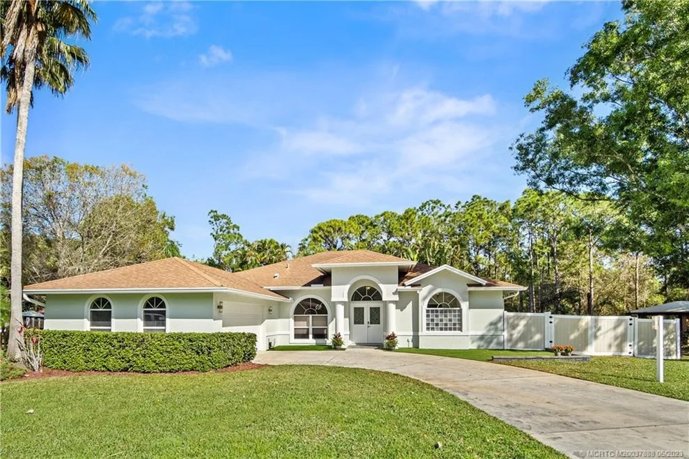Unit for sale at 401 SE Southwood Trail, Stuart, FL 34997