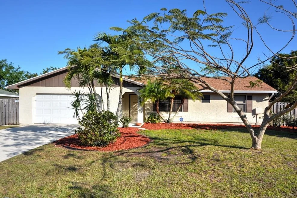Unit for sale at 317 SE Crosspoint Drive, Port St Lucie, FL 34983