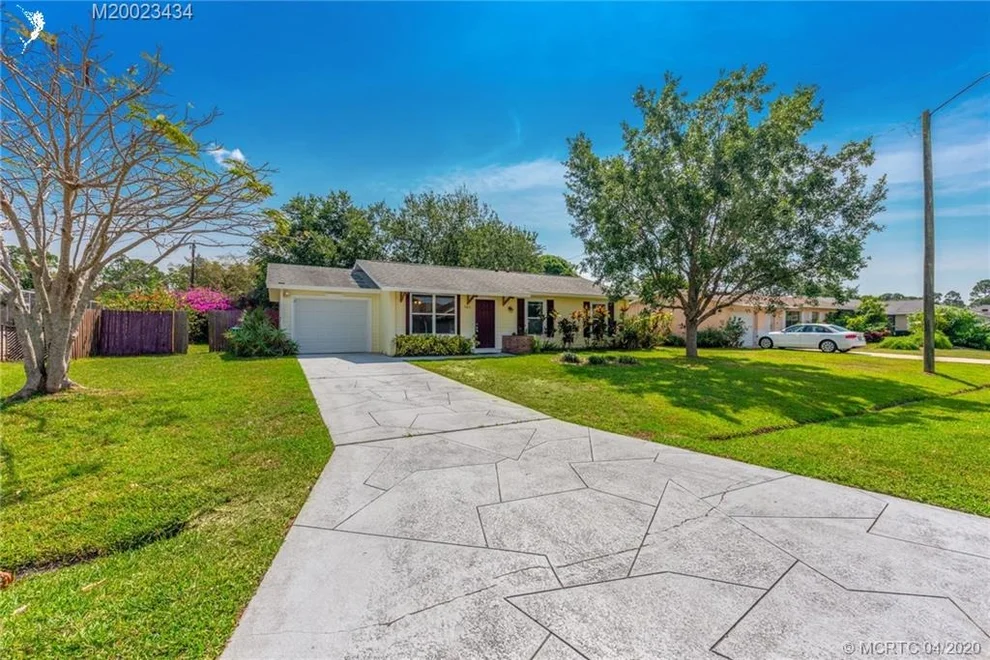 Unit for sale at 943 SE Odonnell Lane, Port St Lucie, FL 34983