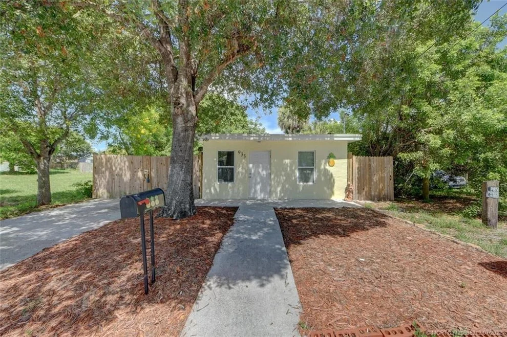 Unit for sale at 933 SE Bahama Avenue, Stuart, FL 34994