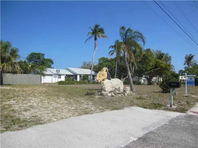 Unit for sale at 11105 SE FEDERAL Highway, Hobe Sound, FL 33455