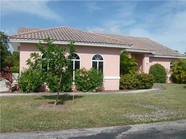 Unit for sale at 8525 SE Gulfstream Place, Hobe Sound, FL 33455