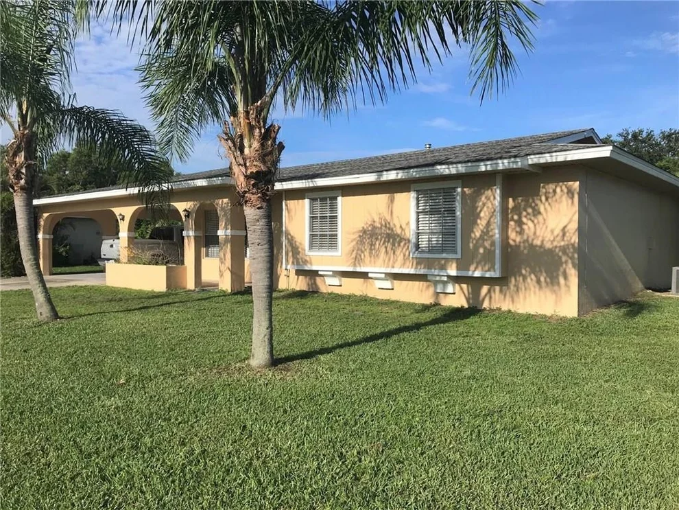 Unit for sale at 354 NE Floresta Drive, Port St Lucie, FL 34983
