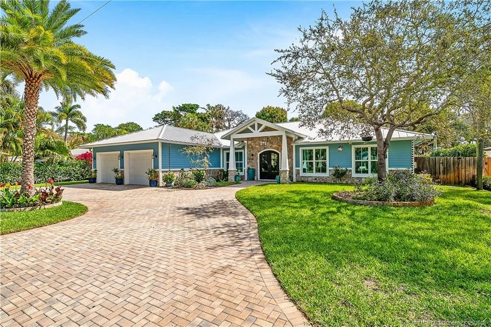 Unit for sale at 305 SE Flamingo Avenue, Stuart, FL 34996