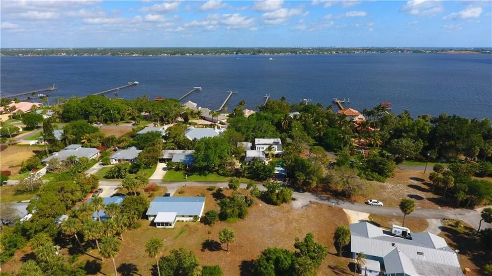Unit for sale at 924 SE Weir Street, Stuart, FL 34994