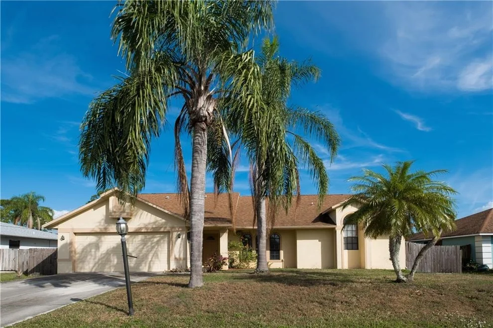 Unit for sale at 917 SE Streamlet Avenue, Port St Lucie, FL 34983