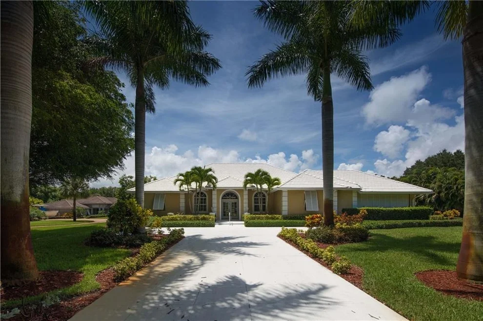 Unit for sale at 82 SE Harbor Point Drive, Stuart, FL 34996