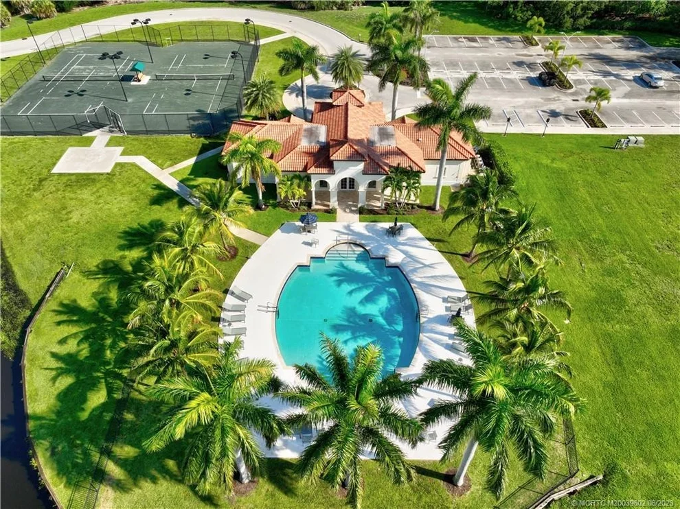Unit for sale at 166 SE Strada Tione, Port St Lucie, FL 34952
