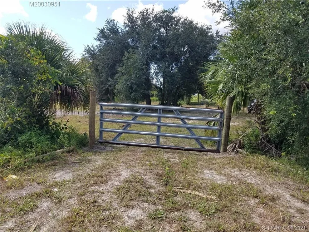 Unit for sale at 19518 NW 242nd Street, Okeechobee, FL 34972