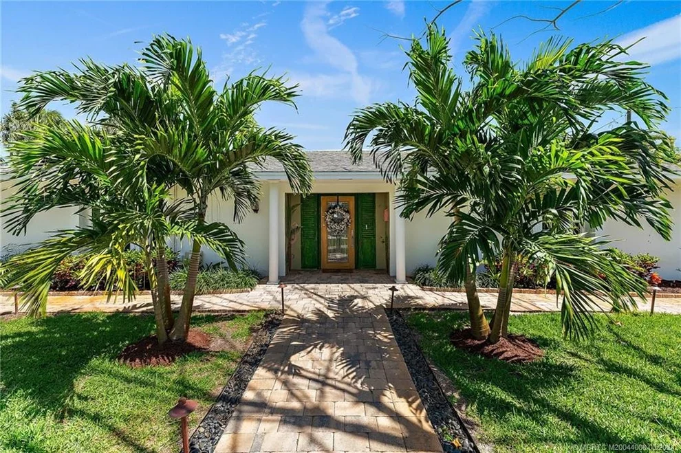 Unit for sale at 333 SE Oriole Avenue, Stuart, FL 34996