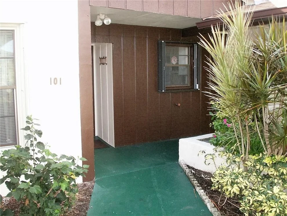 Unit for sale at 6531 SE Federal Highway, Stuart, FL 34997
