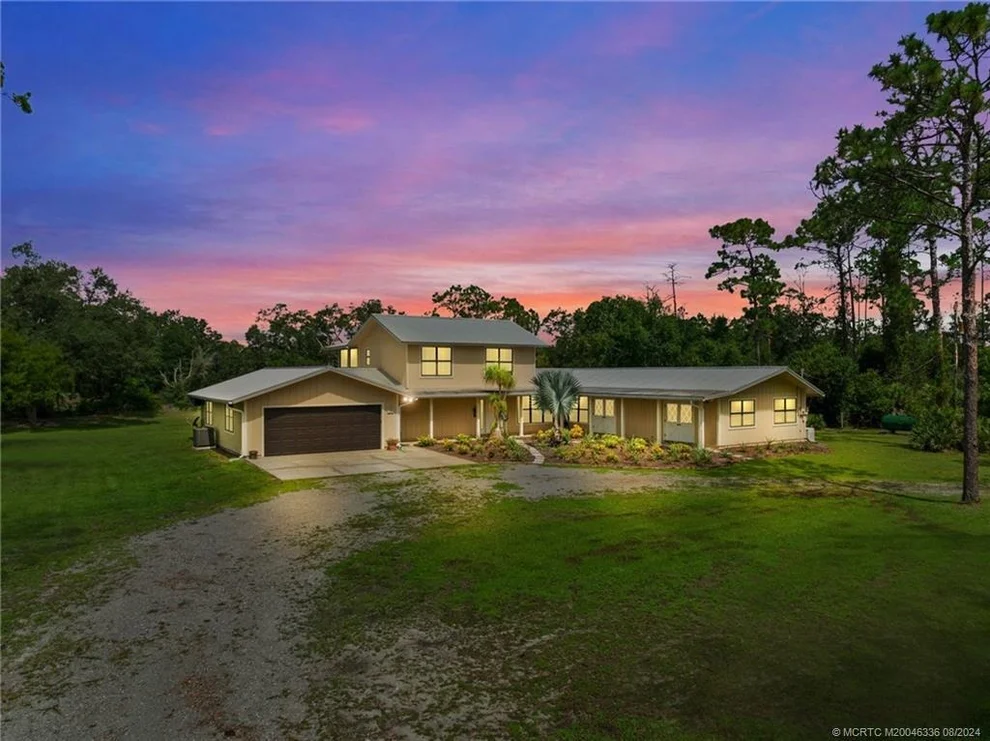 Unit for sale at 32801 Hwy 441 N., Lot 121, Okeechobee, FL 34972