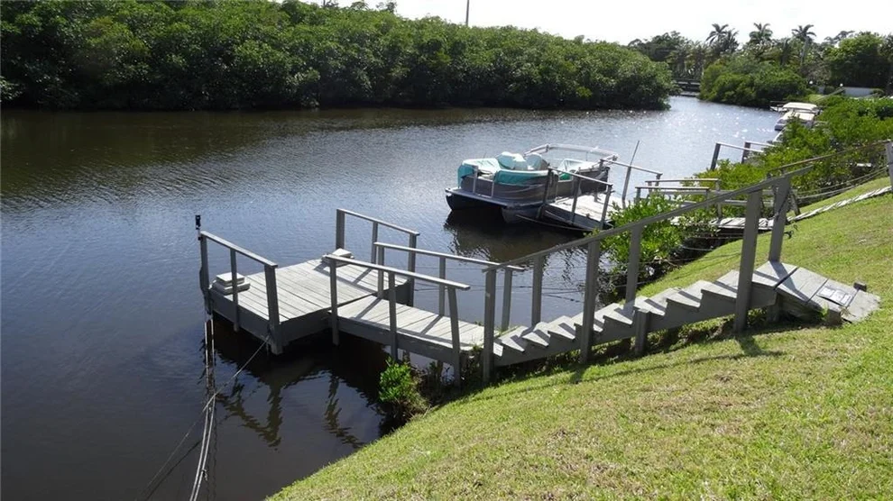 Unit for sale at 950 S Kanner Highway, Stuart, FL 34994