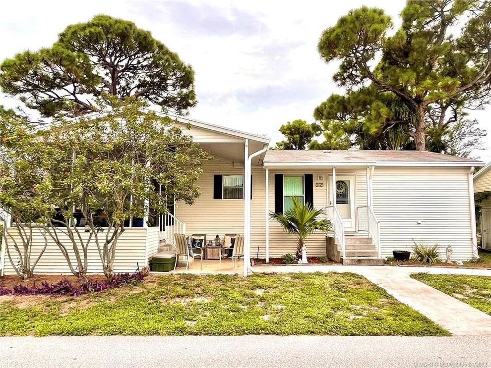 Unit for sale at 2555 PGA Boulevard, Palm Beach Gardens, FL 33410