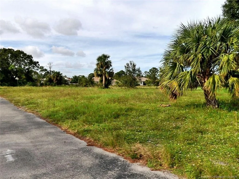 Unit for sale at 832 SW Glenview Court, Port St Lucie, FL 34953