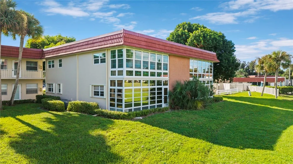 Unit for sale at 27 Pine Arbor Lane, Vero Beach, FL 32962