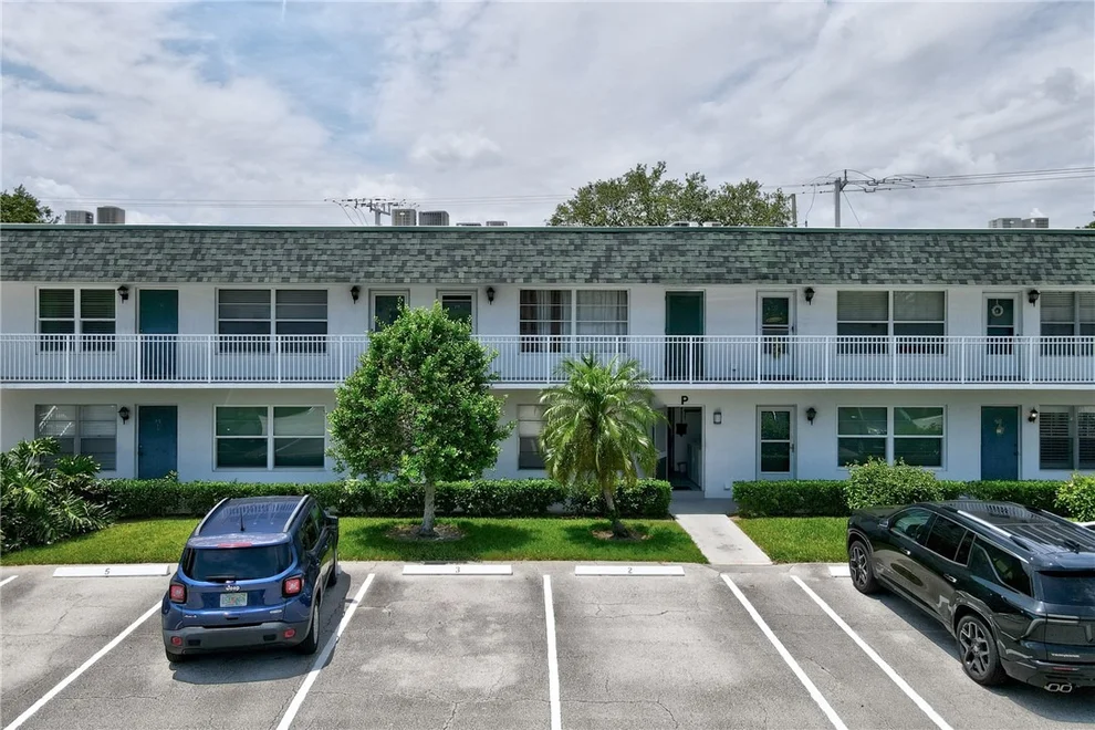 Unit for sale at 2800 Indian River Boulevard, Vero Beach, FL 32960